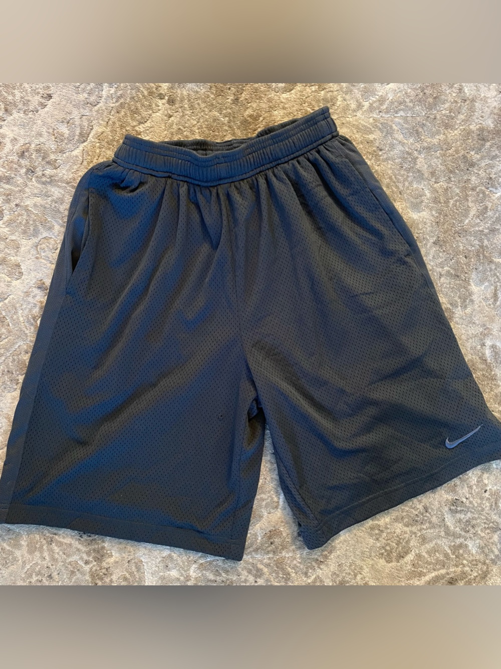 Nike Dri-fit men’s mesh shorts grey size M with pockets and tie string closure